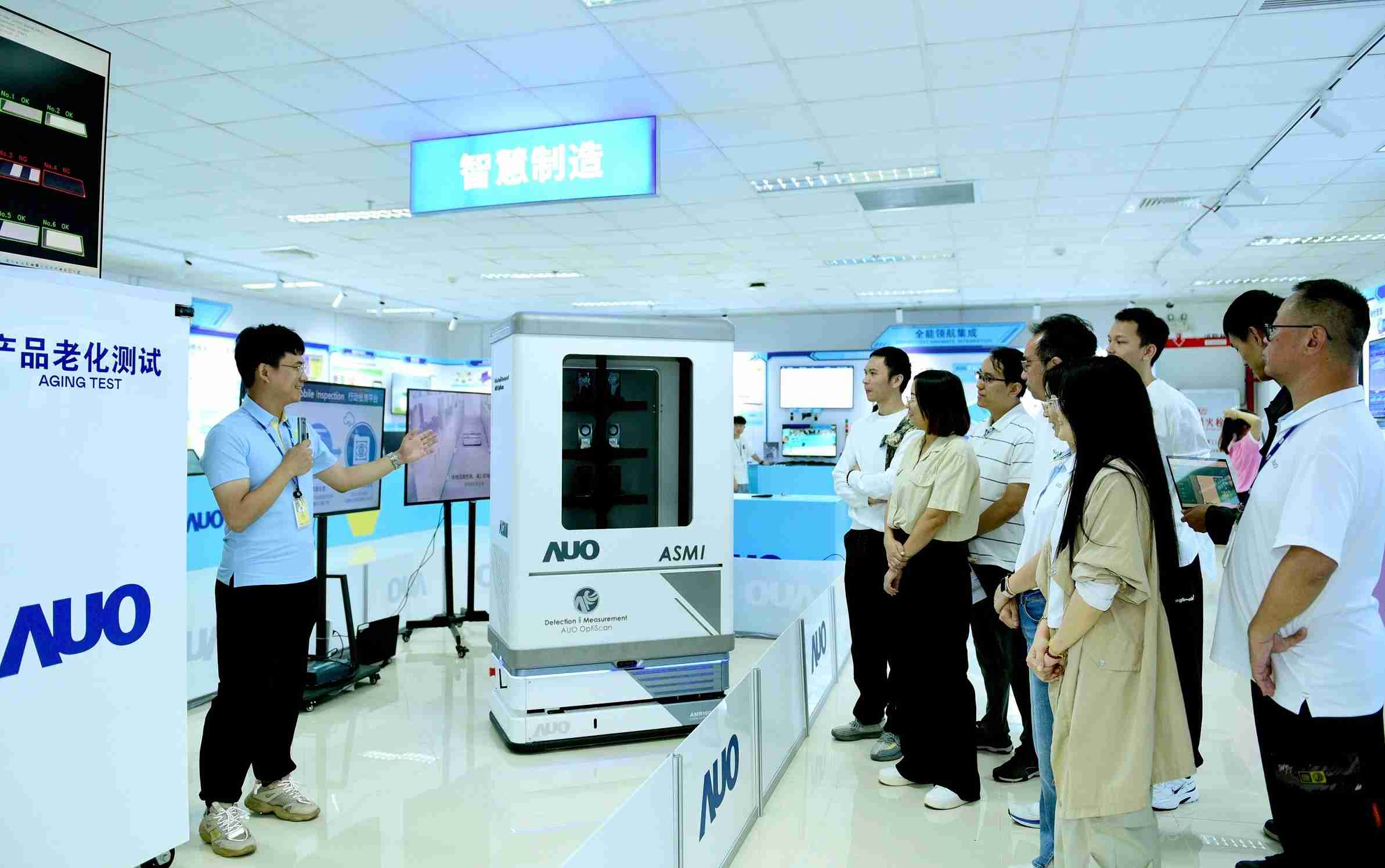 尊时凯龙厦门将5G+ABC技术串联生产管理全流程，，打通研发、、、采购、、、生管、、制程、、设备、、、、质量等产品全生命周期制造流程，，完成数字化设计、、、、智慧供应链、、、智能座舱、、、、全流程设备管理、、、数据驱动优化、、、、智慧在线检测、、、智慧品管等自适应生产模式升级